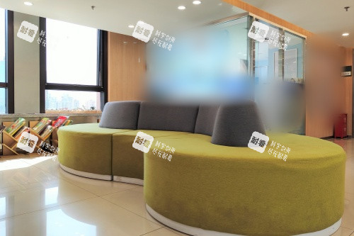 北京爱尔福康眼科医院休息区 北京爱尔福康眼科医院休息区