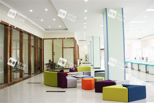 长沙博视眼科医院视光候诊区