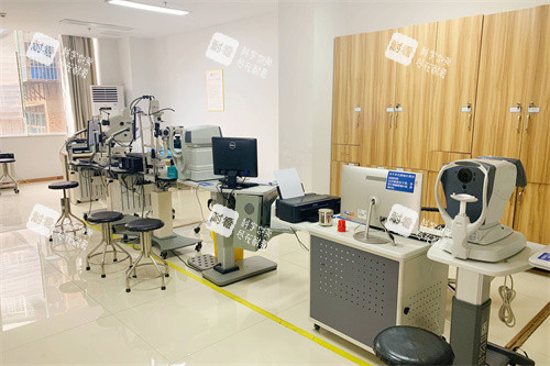 昭通艾维眼科医院视力检测区