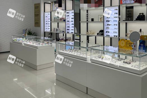 上海威沃眼科门诊内部配镜区环境 上海威沃眼科门诊内部配镜区环境