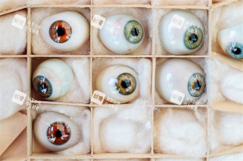 颜色各类的义眼