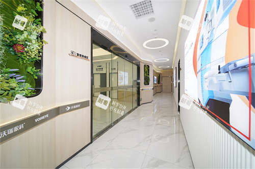 合肥沃瑞眼科医院走廊环境图