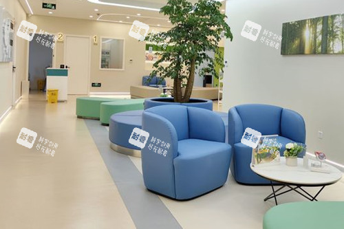 上海柠盟眼科门诊内部休息等待区环境 上海柠盟眼科门诊内部休息等待区环境