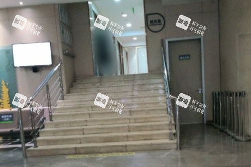 哈尔滨爱尔眼科医院楼梯