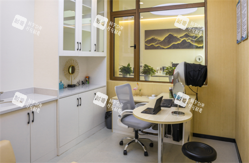 长沙月倾医疗美容咨询室