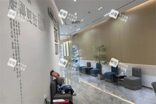 深圳瞳悦明恒裕眼科走廊环境
