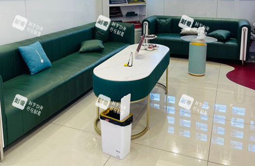 镇江友谊整形大厅休息区