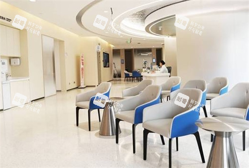 上海浦东爱尔眼科等待区