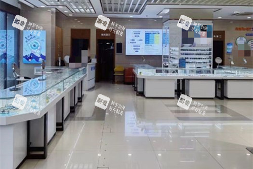 成都普瑞眼科配镜大厅环境