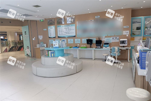 长沙睛彩熊眼科门诊大厅环境