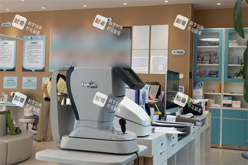 长沙睛彩熊眼科门诊检查区