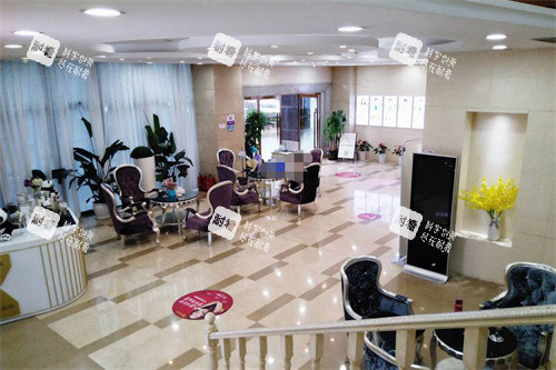 重庆紫城整形医院大厅休息区