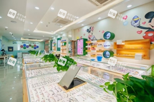 青岛福柏眼科医院验配室 青岛福柏眼科医院验配室