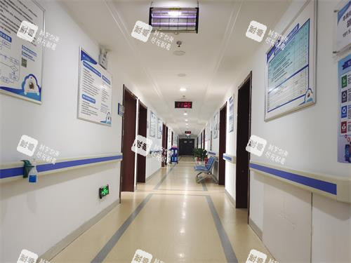 青岛华厦眼科医院 走廊环境