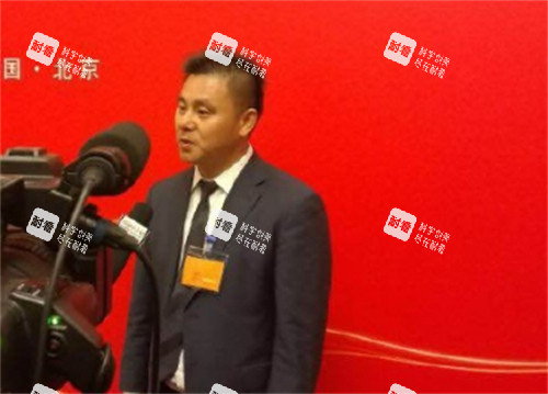 青岛鲁东眼科配光中心院长照片