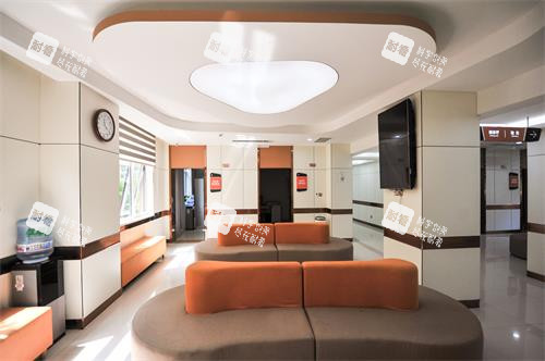 济南华厦眼科大厅休息区环境 济南华厦眼科大厅休息区环境