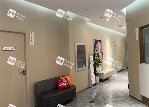武汉光泽皇后医疗美容医院走廊环境