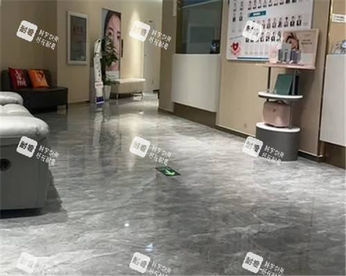 武汉光泽皇后医疗美容医院大厅一角照片