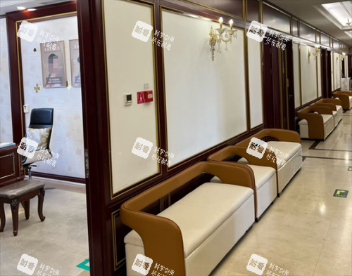 北京京城皮肤医院诊室外走廊