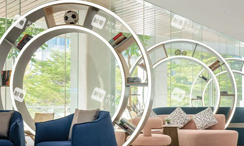 深圳爱尔西柚眼科等待区环境