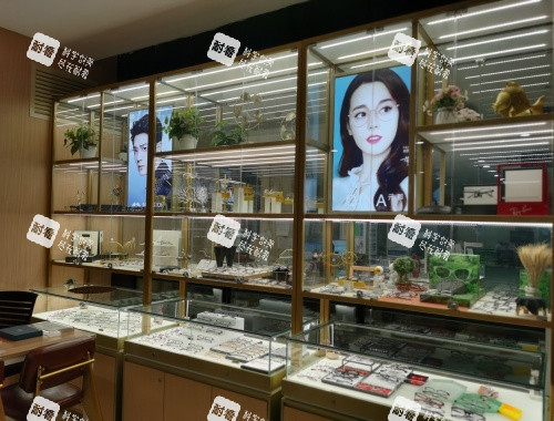 抚顺爱尔眼科1楼镜展区2 抚顺爱尔眼科1楼镜展区2