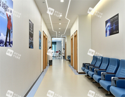 东莞视峰眼科走廊休息处 东莞视峰眼科走廊休息处