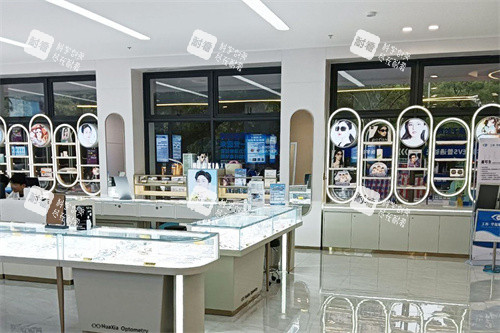 玉林华厦眼科医院配镜区