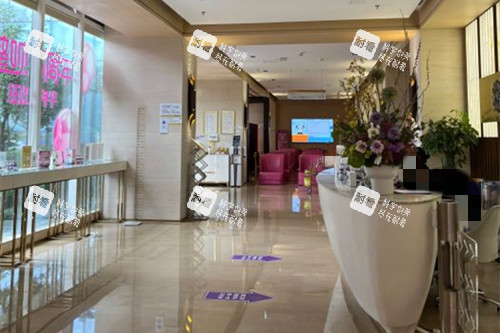 超真实分享：我在成都华美紫馨做吸脂手术，见证身材逆袭的奇迹时刻！