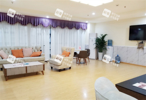 成都军建医院休息区