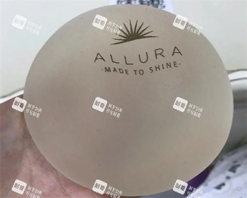 常见的隆胸假体