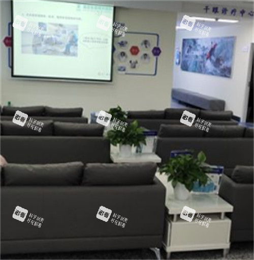 南京东南眼科等候区图片