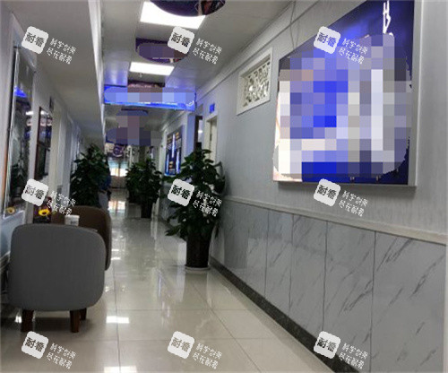 成都军建医院疤痕科走廊环境