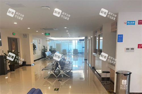 温州华厦眼科等候区