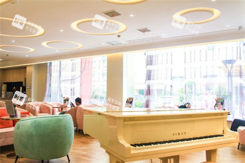 郑州东方整形美容医院一楼休闲区 郑州东方整形美容医院一楼休闲区