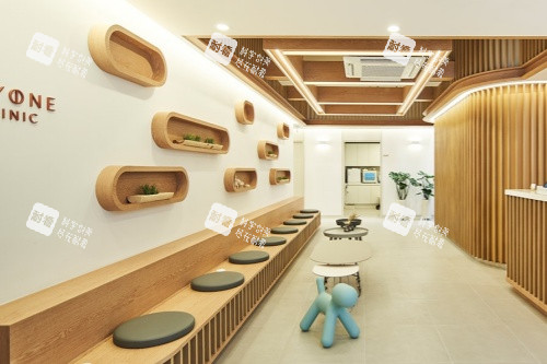 韩国dayone皮肤科候诊区