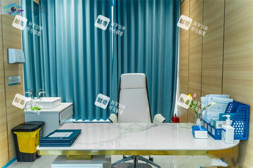 成都英华眼科面诊室环境