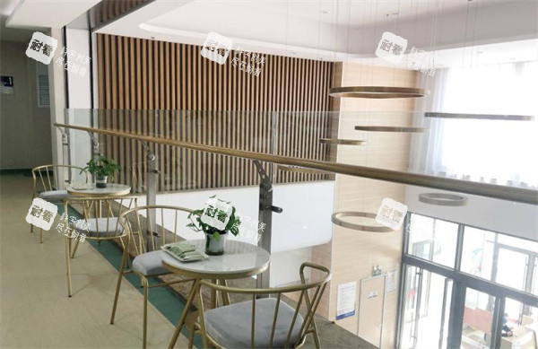 青岛建中植发休息