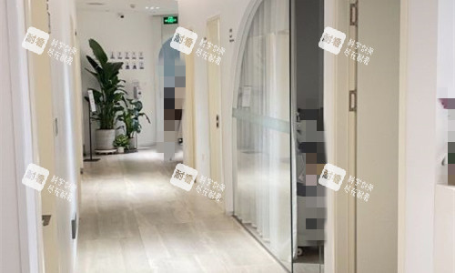 青岛旎尔医疗美容走廊图