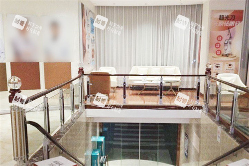 九江圣嘉丽医疗美容楼梯间