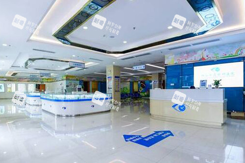 佛山华厦眼科医院院内大厅 佛山华厦眼科医院院内大厅