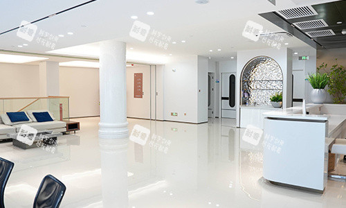 广州曙光华榜养发中心的大厅环境