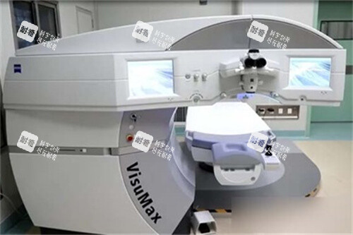 近视眼手术设备展示