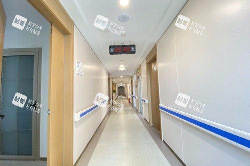 大连华厦眼科医院走廊图 大连华厦眼科医院走廊图