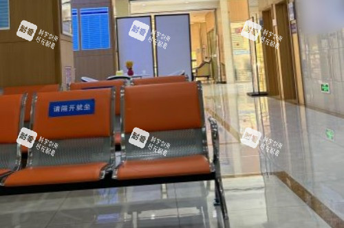 杭州华厦眼科医院候诊区
