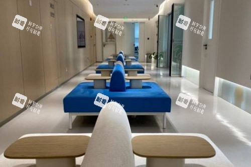 上海艾嘉瞳心眼科医院候诊区