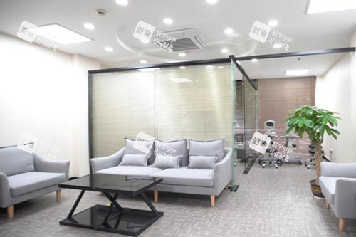 上海和平眼科内部休息等候区环境
