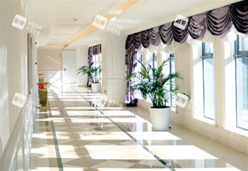 昆明梦想医疗美容医院大厅过道