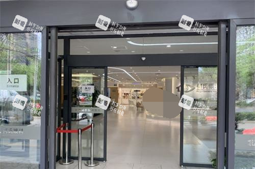 北京何氏眼科医院进门环境