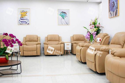 深圳佰视佳眼科等候区环境 深圳佰视佳眼科等候区环境