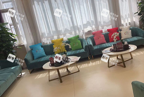 哈尔滨艺星医疗美容大厅休息区